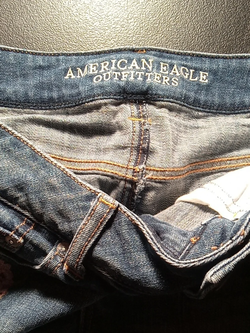Women's American Eagle Outfitters Shorts With Flowers Next To The Pockets Stretc